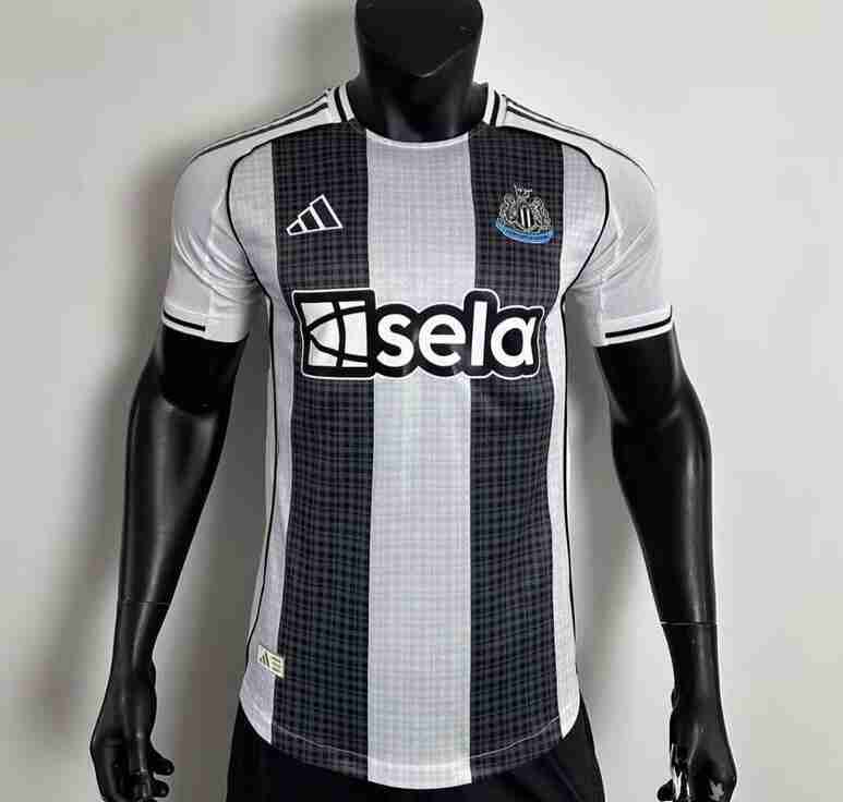Equipacion Newcastle United Jugador Versión Primera 2025 2026 Equipacion Newcastle United Jugador Version Primera 2025 2026