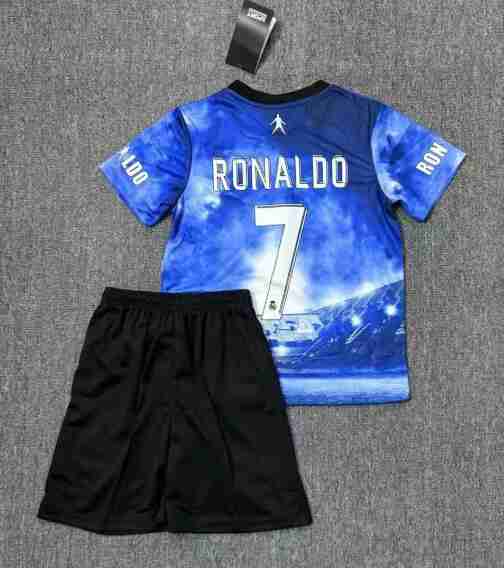 Equipacion Real Madrid Conjunto Niños CR7 Especial 2025 2026_1 Equipacion Real Madrid Conjunto Ninos CR7 Especial 2025 2026 1